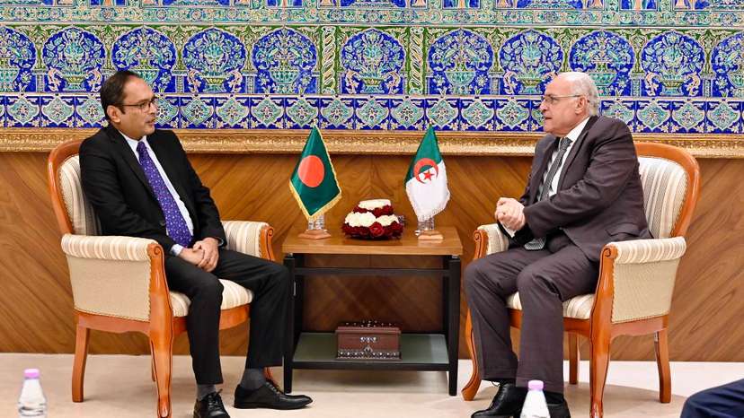 Mr. Attaf receives the Ambassador of the Republic of Bangladesh