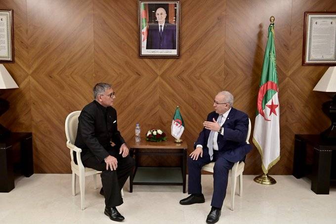 Lamamra reçoit le nouvel Ambassadeur du Venezuela en Algérie