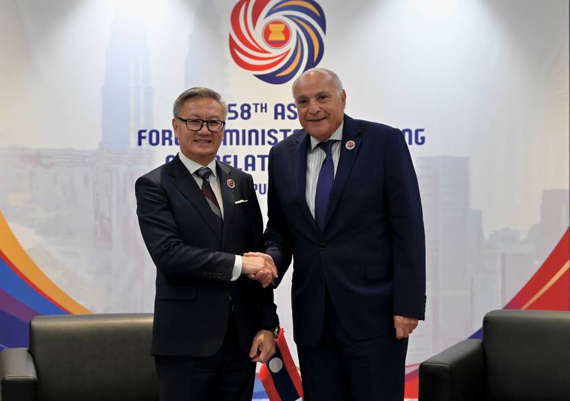 Mr Attaf holds bilateral talks with his Laotian counterpart