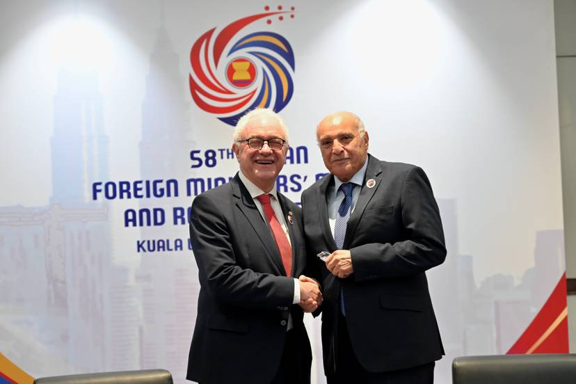 Mr.Attaf holds bilateral talks with his Uruguayan counterpart