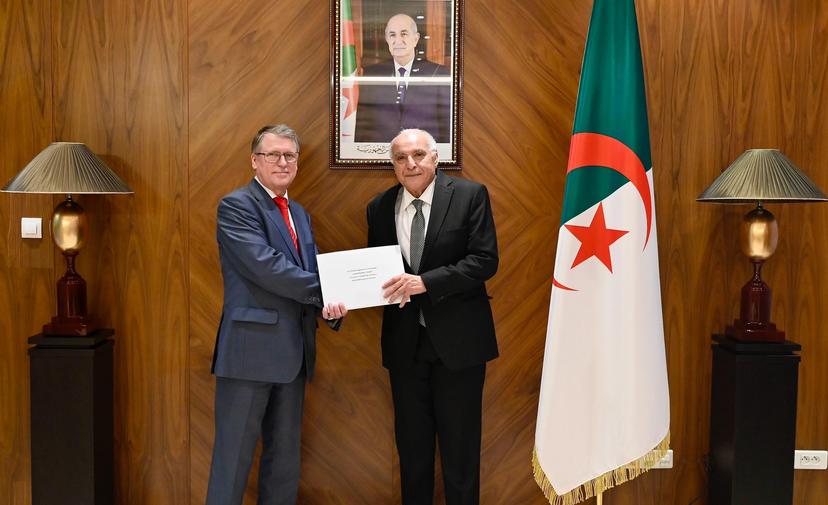 Mr. Attaf receives the Ambassador of the Russian Federation