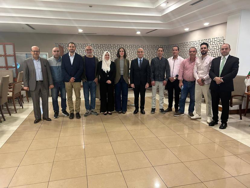 السيد شايب يلتقي أفراد الجالية الجزائرية المقيمة بالإكوادور