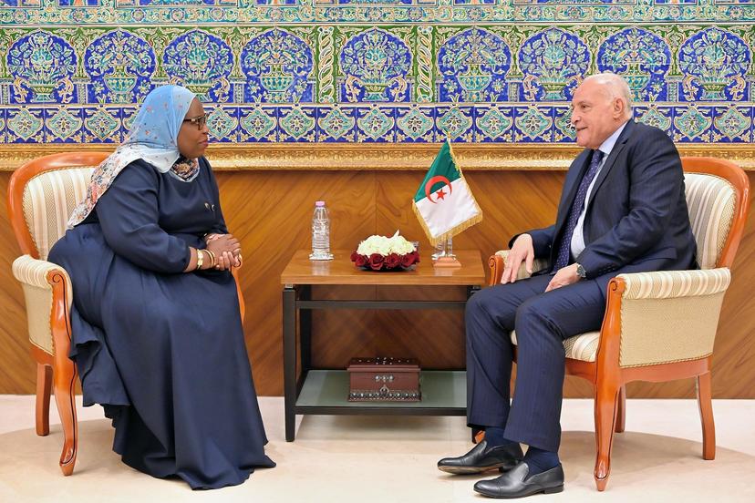 السيد عطاف يستقبل السفيرة الجديدة لجمهورية مالاوي