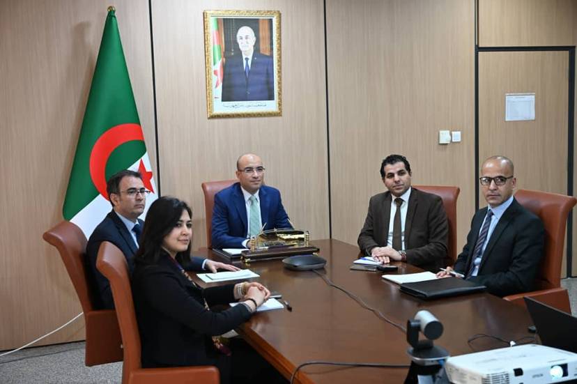 السيد شايب يشرف على لقاء تفاعلي عبر تقنية التحاضر عن بعد مع أفراد جاليتنا المقيمين بمدينة سانت بطرسبرغ بفيدرالية روسيا